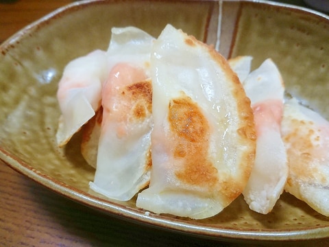 余り餅とたらこ！餃子の皮でカリカリおつまみ♡